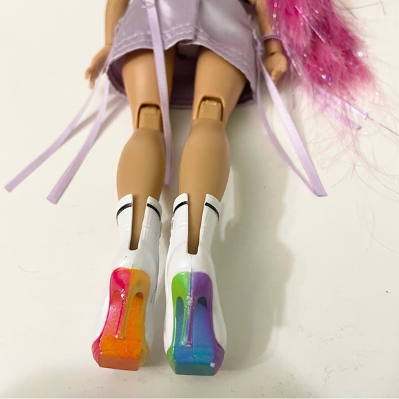 Rainbow High Avery Doll - Picture 11 of 16